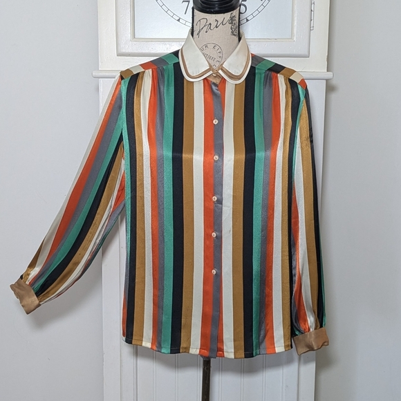 Vintage Peter Pan Collar button up blouse - Picture 2 of 6